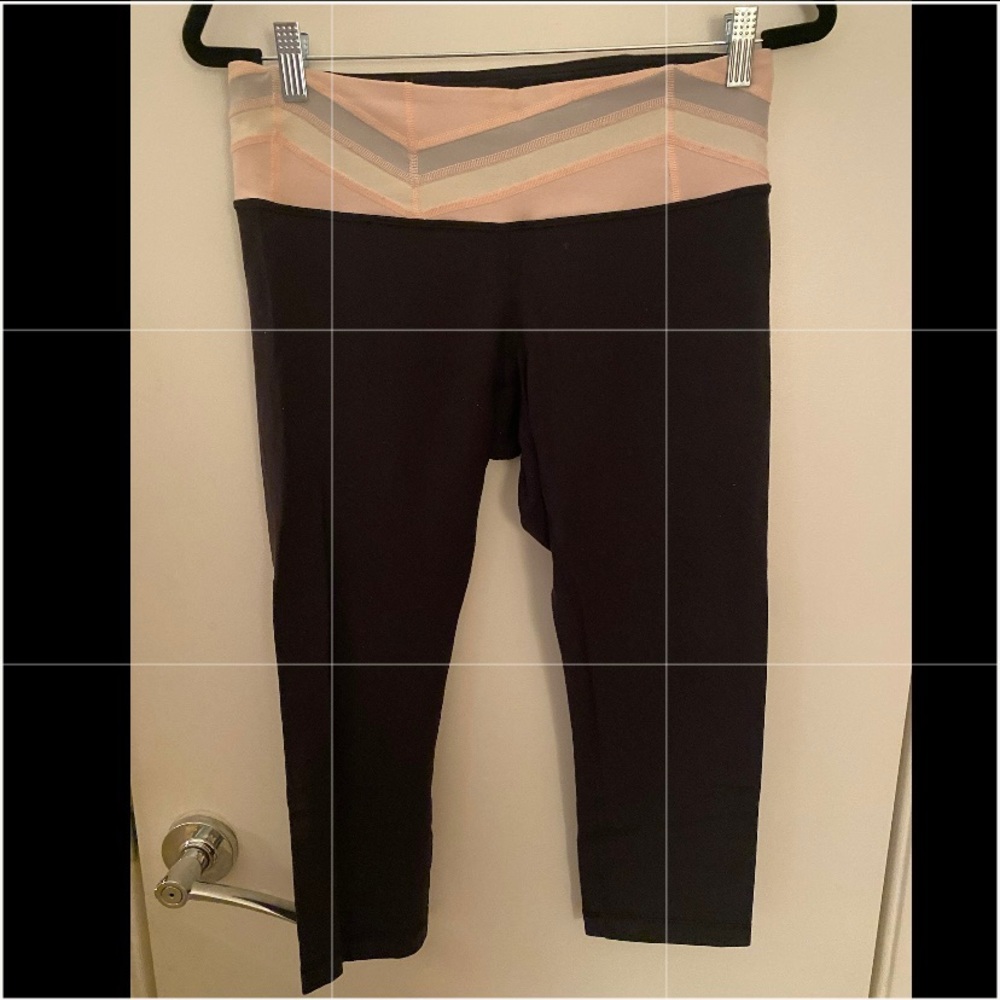 LULULEMON ATHLETICA Cropped Legging